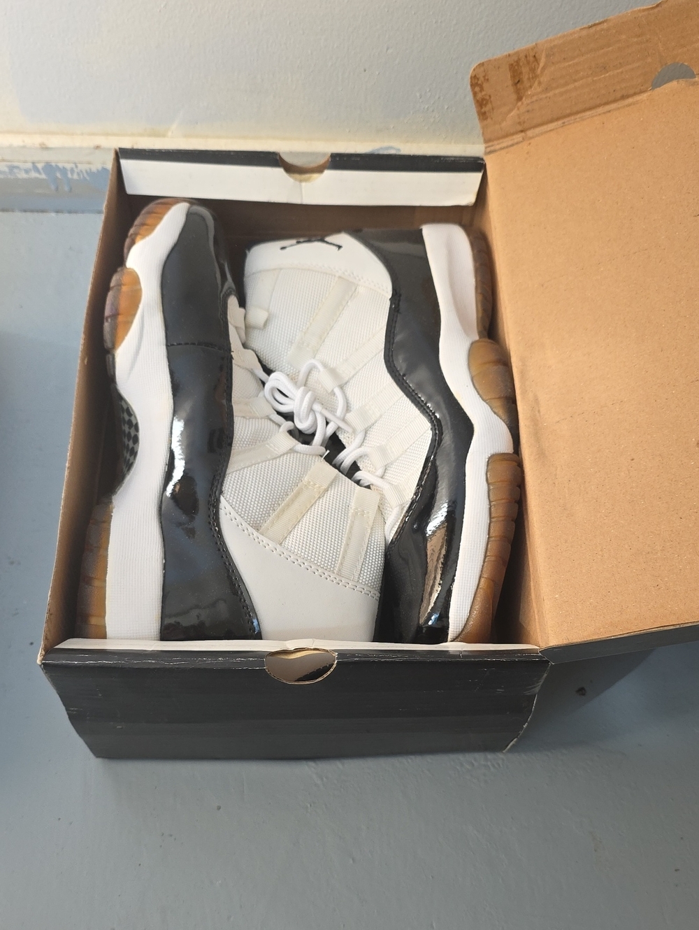 Jordan Men's Sneakers - White / Black with Gum Sole